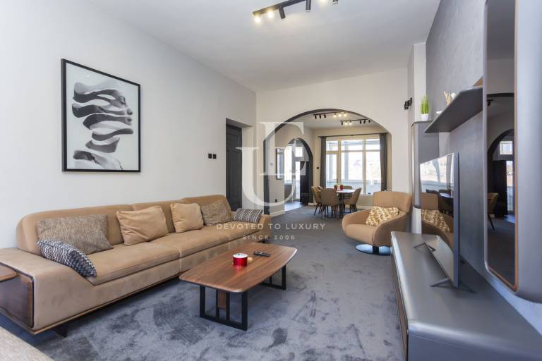 Magnificent three bedroom apartment for sale in an ideal center