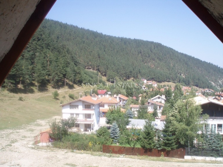 Hotel for sale near a ski run in the village of Beli Iskar