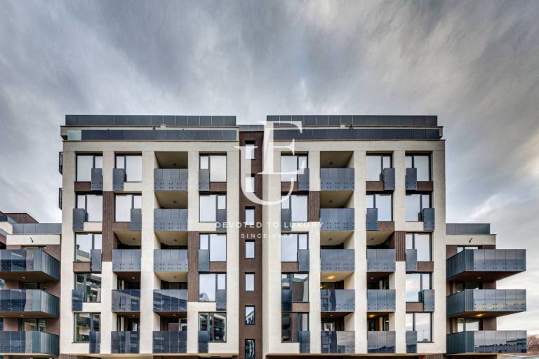 Two-bedroom apartment with a terrace in a building with Act 16