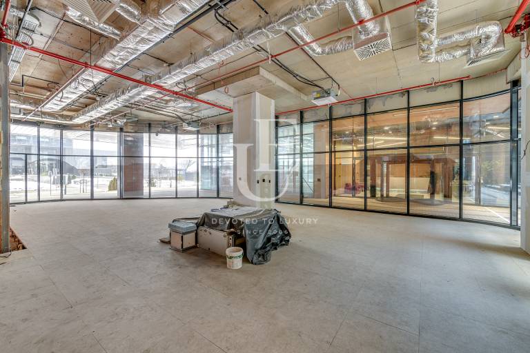 Търговскo помещениe под наем в нова бизнес сграда клас А