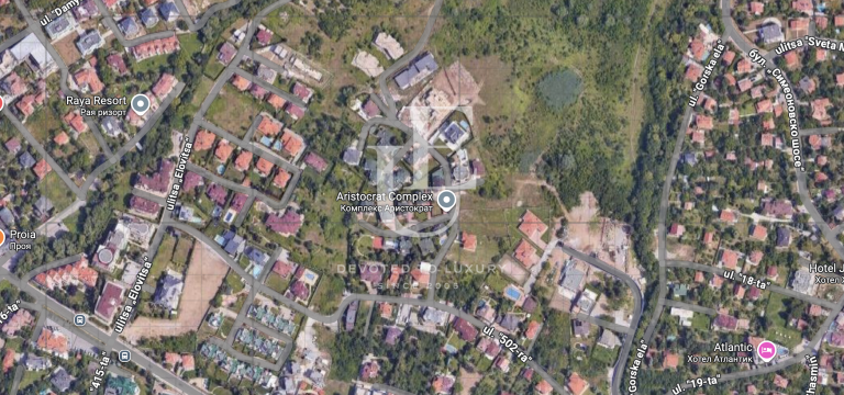 Голям парцел с имение за продажба в кв. Драгалевци
