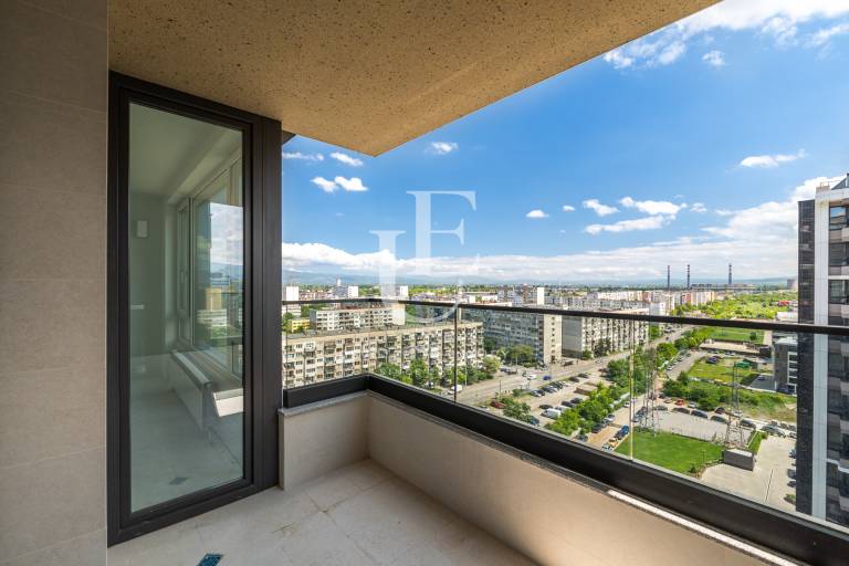 Extremely spacious and bright apartment in a gated complex