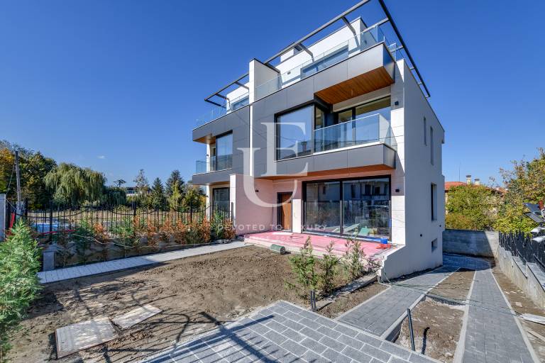 Впечатляваща къща за продажбва с панорамни гледки