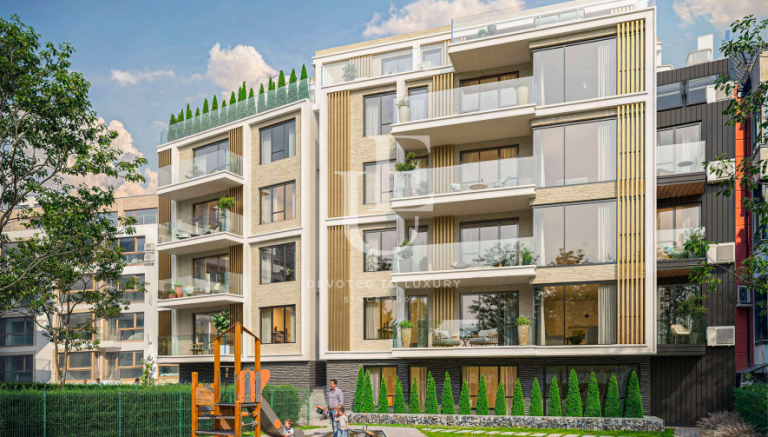 Тристаен апартамент на пешеходно разстояние от Южен парк