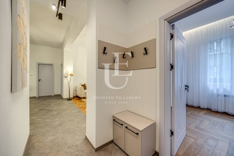 Exquisite two-bedroom apartment for sale near Russian Monument