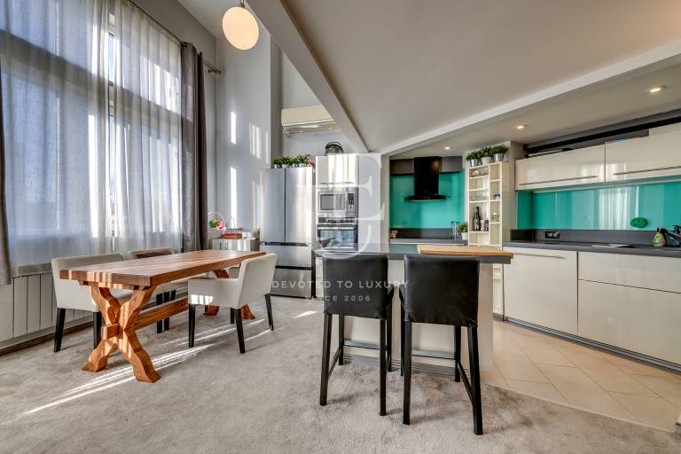 Артистичен апартамент с две спални за продажба в кв. Овча купел