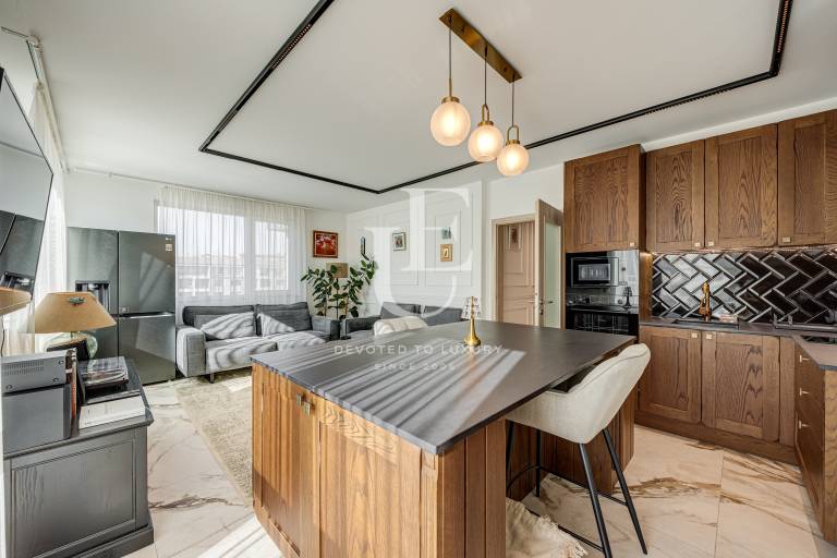 Elegant three-bedroom apartment for sale