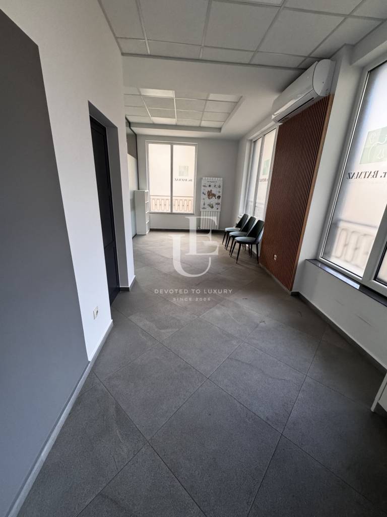 Медицински център в нова сграда под наем в кв. Дървеница