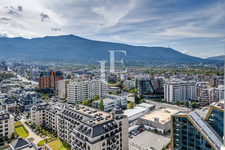 Panoramic apartment with unique views in Smart Tower