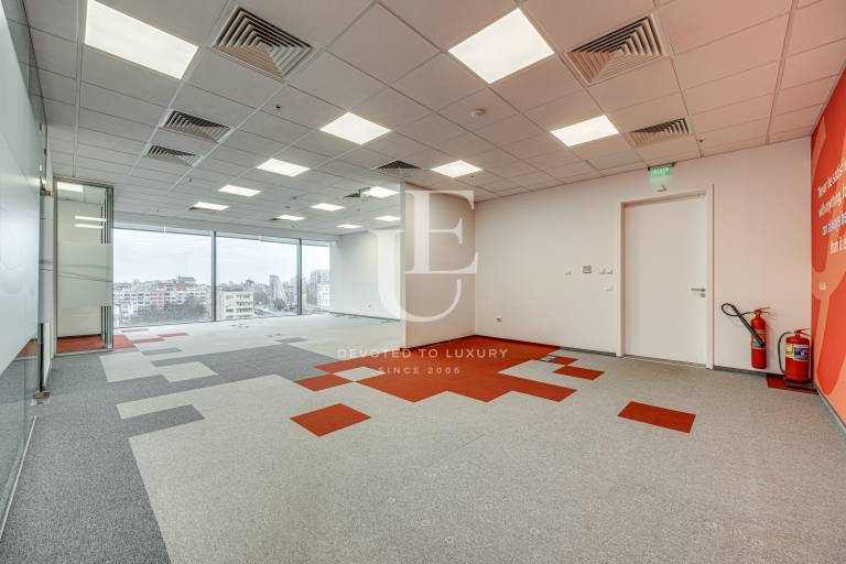 Панорамен офис под наем с паркоместа в кв. Манастирски ливади 