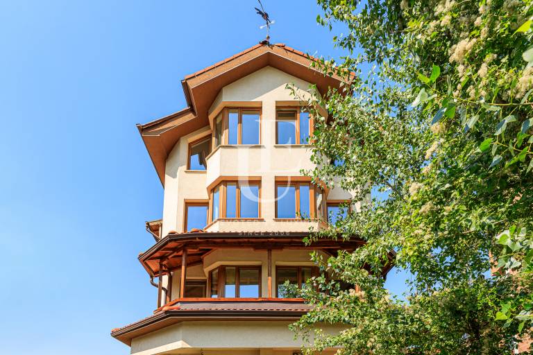 Office building for sale on Muzeina str