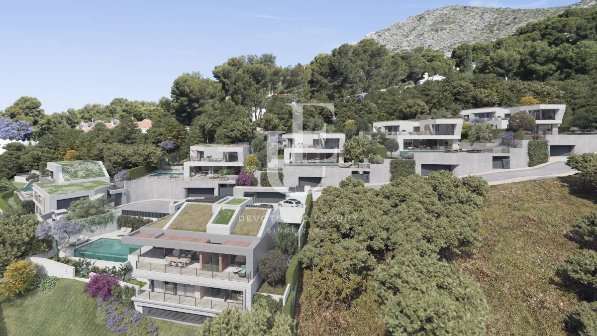 A gated community of luxury villas in Pinares de San Anton - image 1