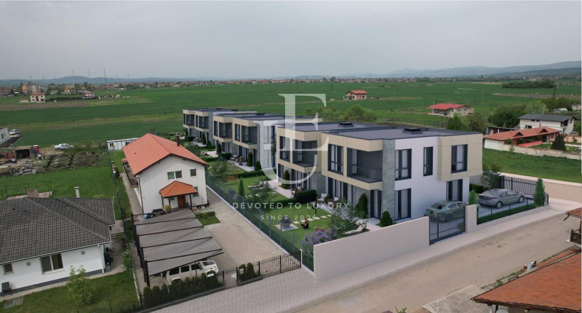 Нов проект от модерни семейни къщи в спокойна зелена среда - image 3