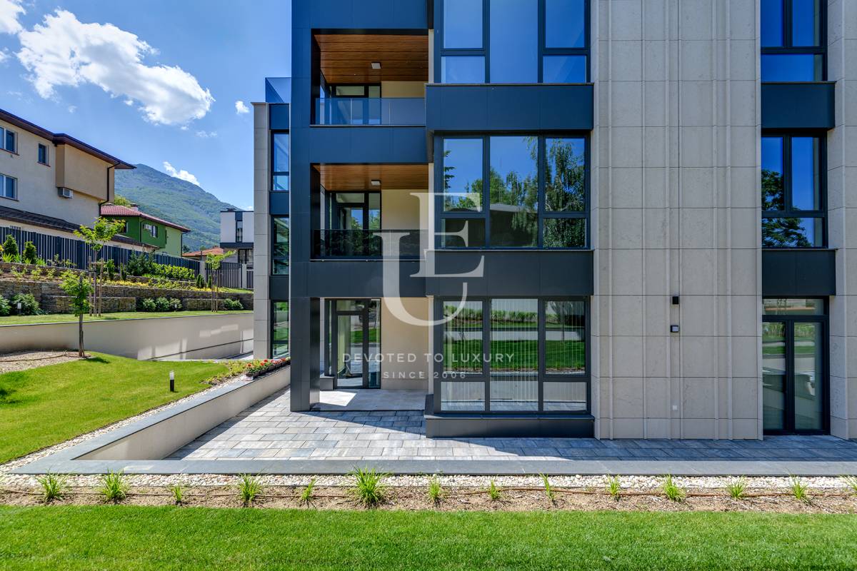 Boutique residential building with panoramic views of Vitosha and Sofia - image 3