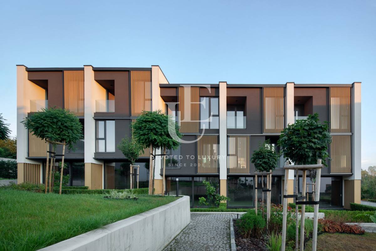 Boutique residential complex of row houses in Boyana district - image 1
